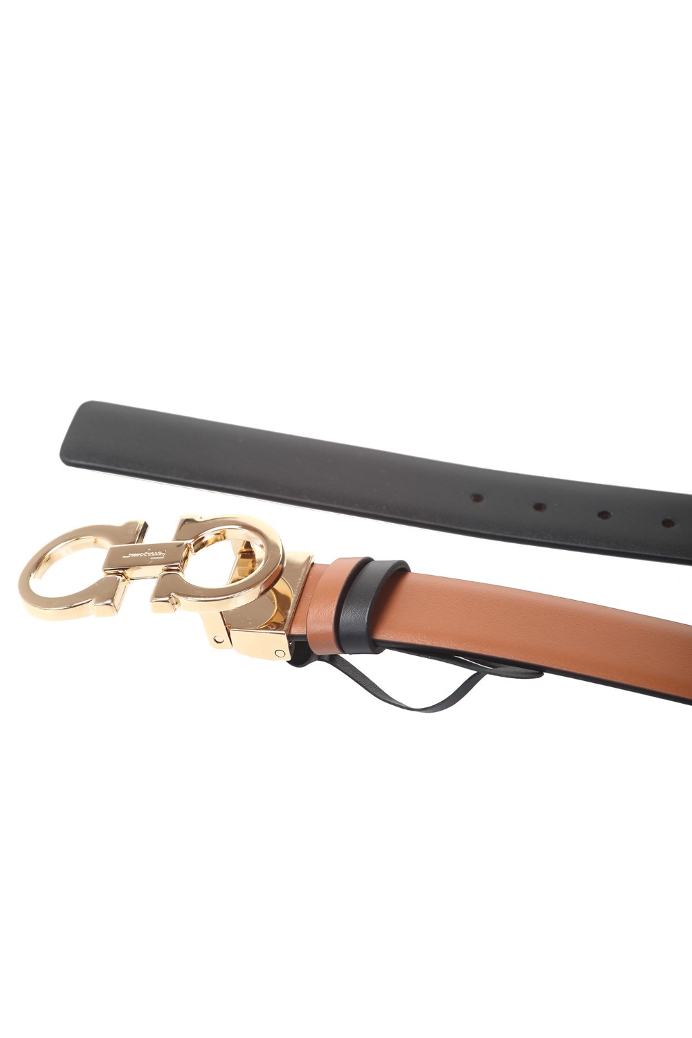 shop SALVATORE FERRAGAMO  Cintura: Salvatore Ferragamo cintura reversibile e regolabile Gancini.
Asta in vitello martellato.
Reversibile.
Bicolore.
Fibbia Gancini in finitura dorata.
Per ottenere la vestibilità desiderata, tagliare l'asta della cintura o aggiungere i fori necessari.
Altezza 2,5 cm.
Composizione: 100% pelle di vitello.
Fabbricato in Italia.. 23A565 H 25-527674487NERO/CUOIO number 8967601